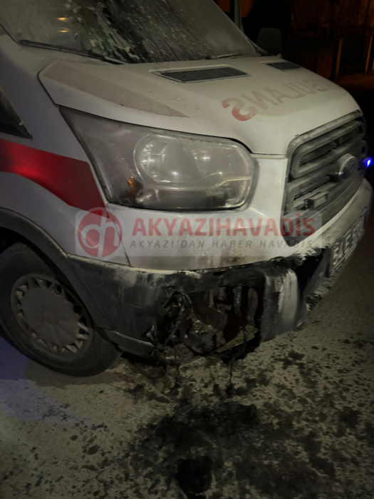 Akyazı'da hasta taşıyan ambulansta yangın çıktı!