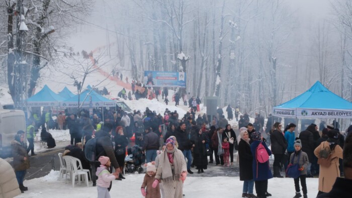 Akyazı'da Aktepe 3. Kızak Şenliği Coşkuyla Başladı