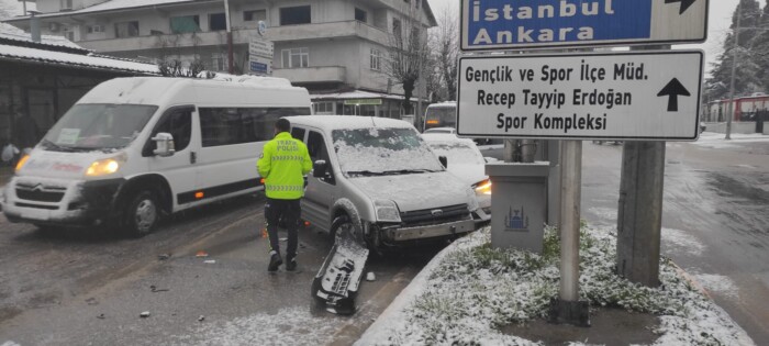 Hastane Mahallesinde dikkatsizlik kaza getirdi