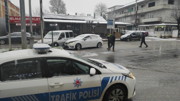 Hastane Mahallesinde dikkatsizlik kaza getirdi