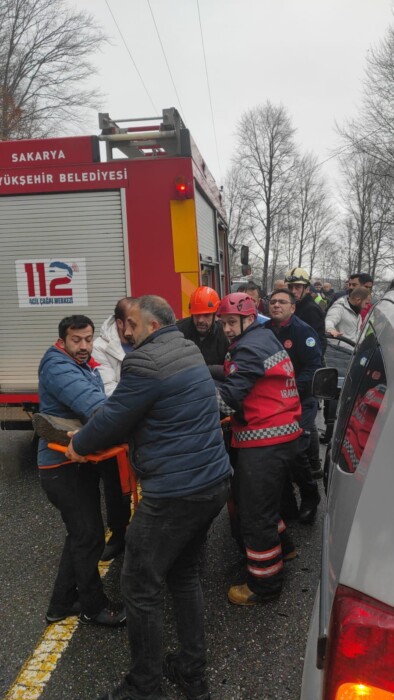 Güzlek'te feci kaza: Yaralılar var