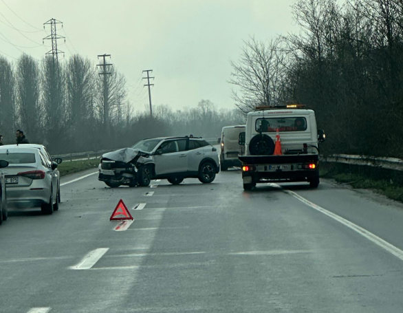 Akyazı’da Trafik Kazası: Araçlar Hurdaya Döndü!